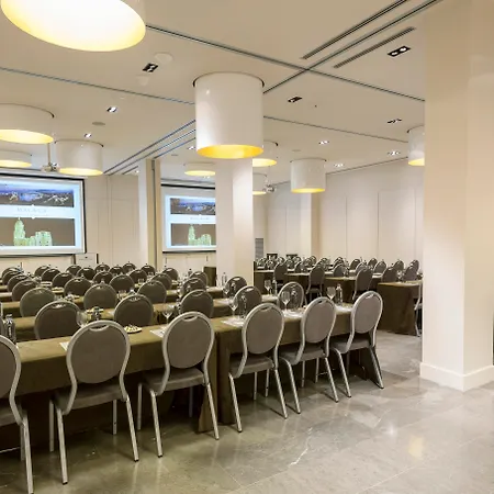 Hotel Molina Lario 4*